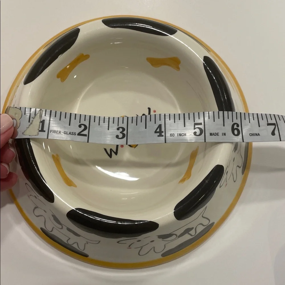 BOW BOW ceramic dog bowl by at home international o/s